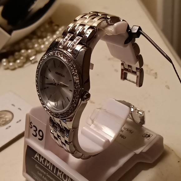 Watch - Picture 2 of 2